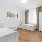 Spacious 3br By Bus Station Nivy Mall With Ac Bratislava
