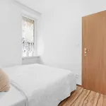 Spacious 3br By Bus Station Nivy Mall With Ac Apartment Bratislava