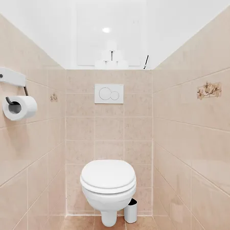 3br Family Close To Bus Station With Ac Apartment *