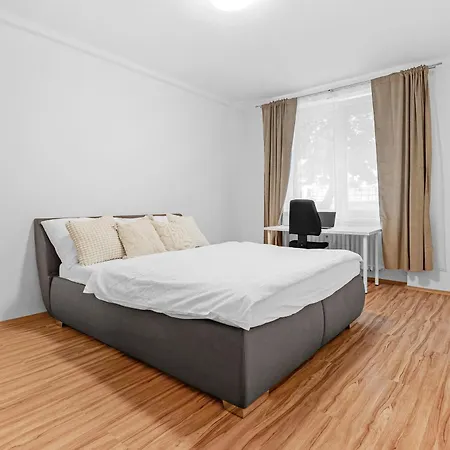 Spacious 3br By Bus Station Nivy Mall With Ac Apartment *