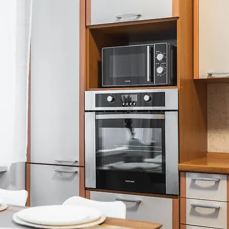 3br Family Close To Bus Station With Ac