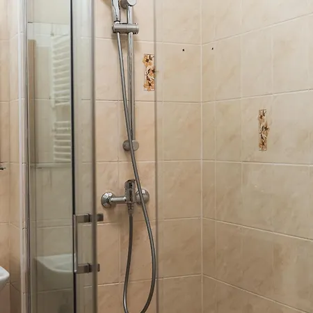 3br Family Close To Bus Station With Ac Appartement *