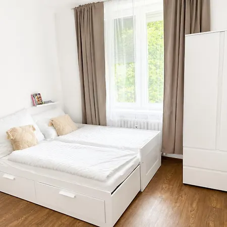Spacious 3br By Bus Station Nivy Mall With Ac Apartment