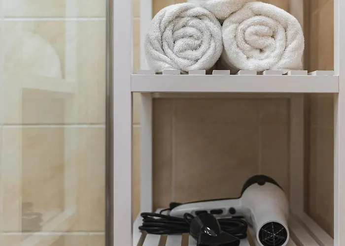 Lejlighed 3br Family Close To Bus Station With Ac *