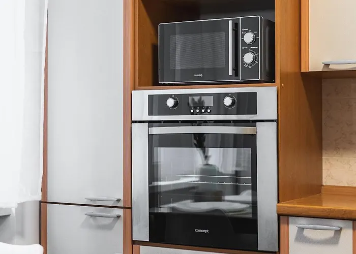 3br Family Close To Bus Station With Ac